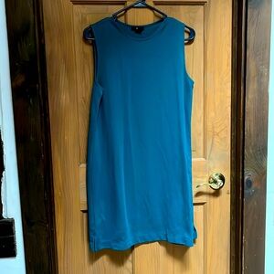 Sleeveless women’s dress 👗
